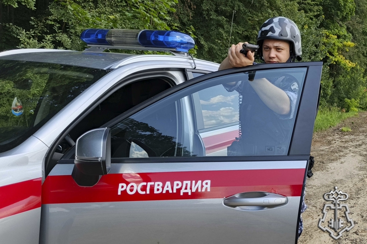 Росгвардейцы за неделю пресекли почти 30 административных правонарушений в Тульской области