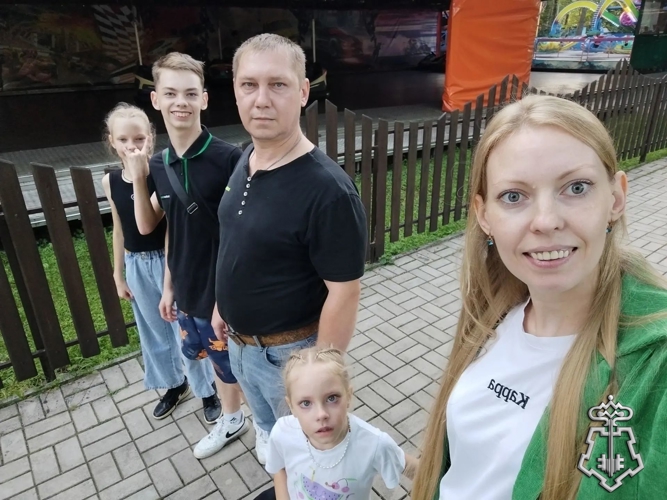 В День знаний в рубрике «Знай наших»  расскажем о многодетном папе - полицейском-водителе  отдела вневедомственной охраны по городу Новомосковску