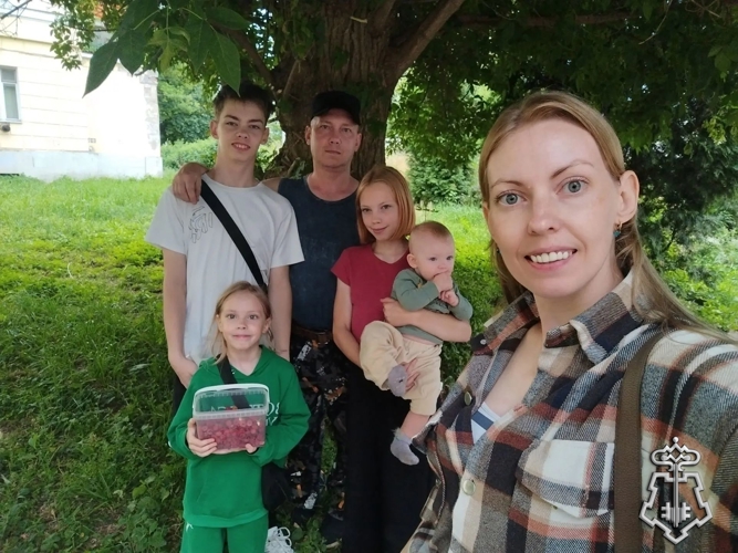 В День знаний в рубрике «Знай наших»  расскажем о многодетном папе - полицейском-водителе  отдела вневедомственной охраны по городу Новомосковску
