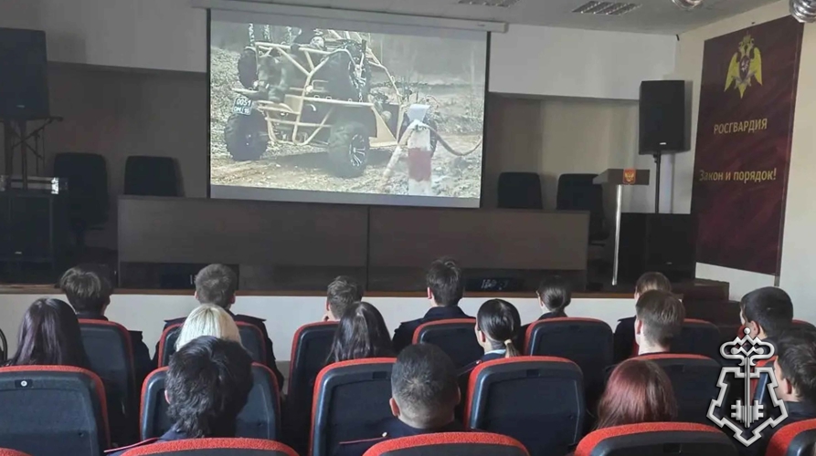 Росгвардейцы провели «Дни открытых дверей» в Туле
